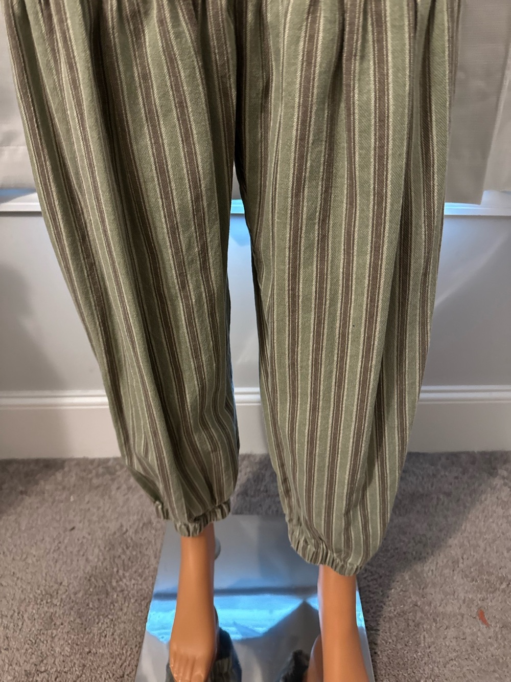Cool Free People size S green brown striped relaxed fit drawstring joggers - Picture 3 of 5